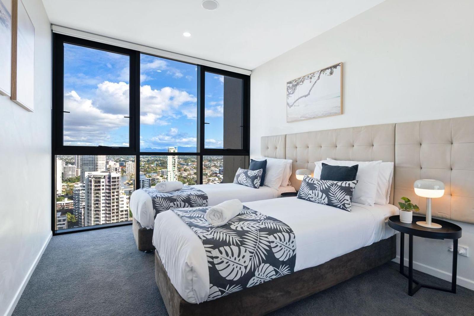 Ruby - 3 Bedroom Family With Views!
